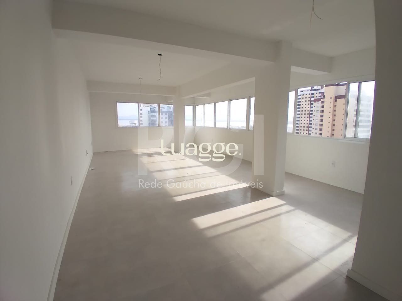 Apartamento à venda com 3 quartos, 131m² - Foto 31