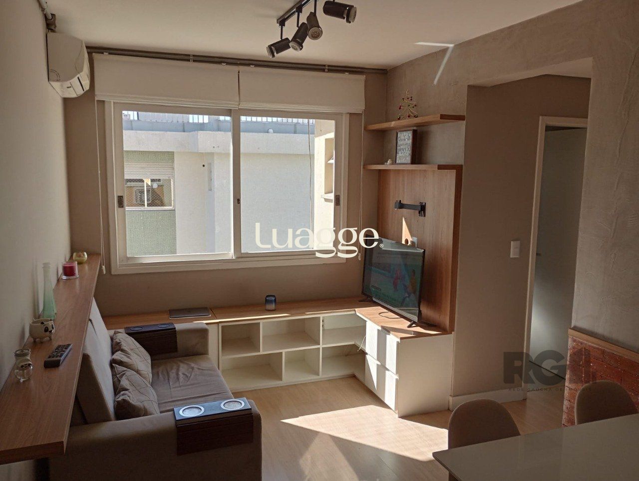 Apartamento à venda com 2 quartos, 72m² - Foto 2