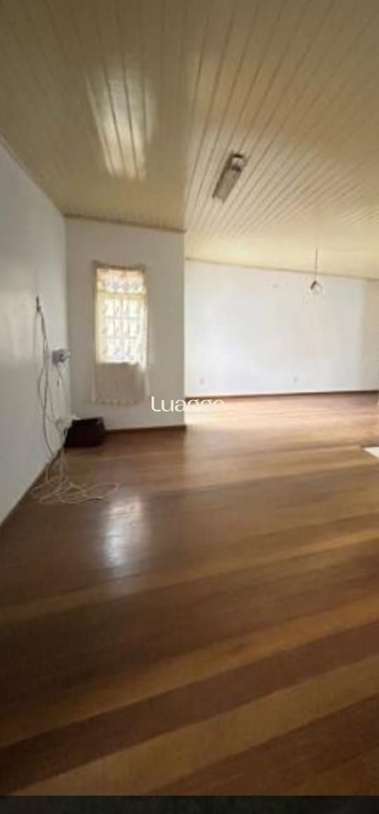 Casa à venda com 3 quartos, 126m² - Foto 2