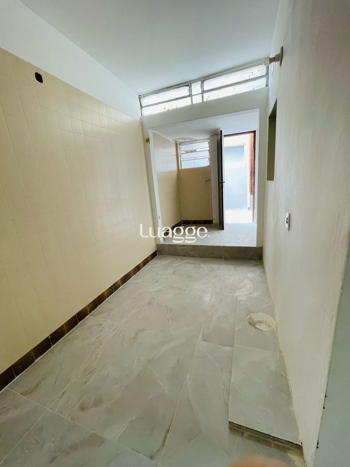 Apartamento à venda com 3 quartos, 105m² - Foto 1