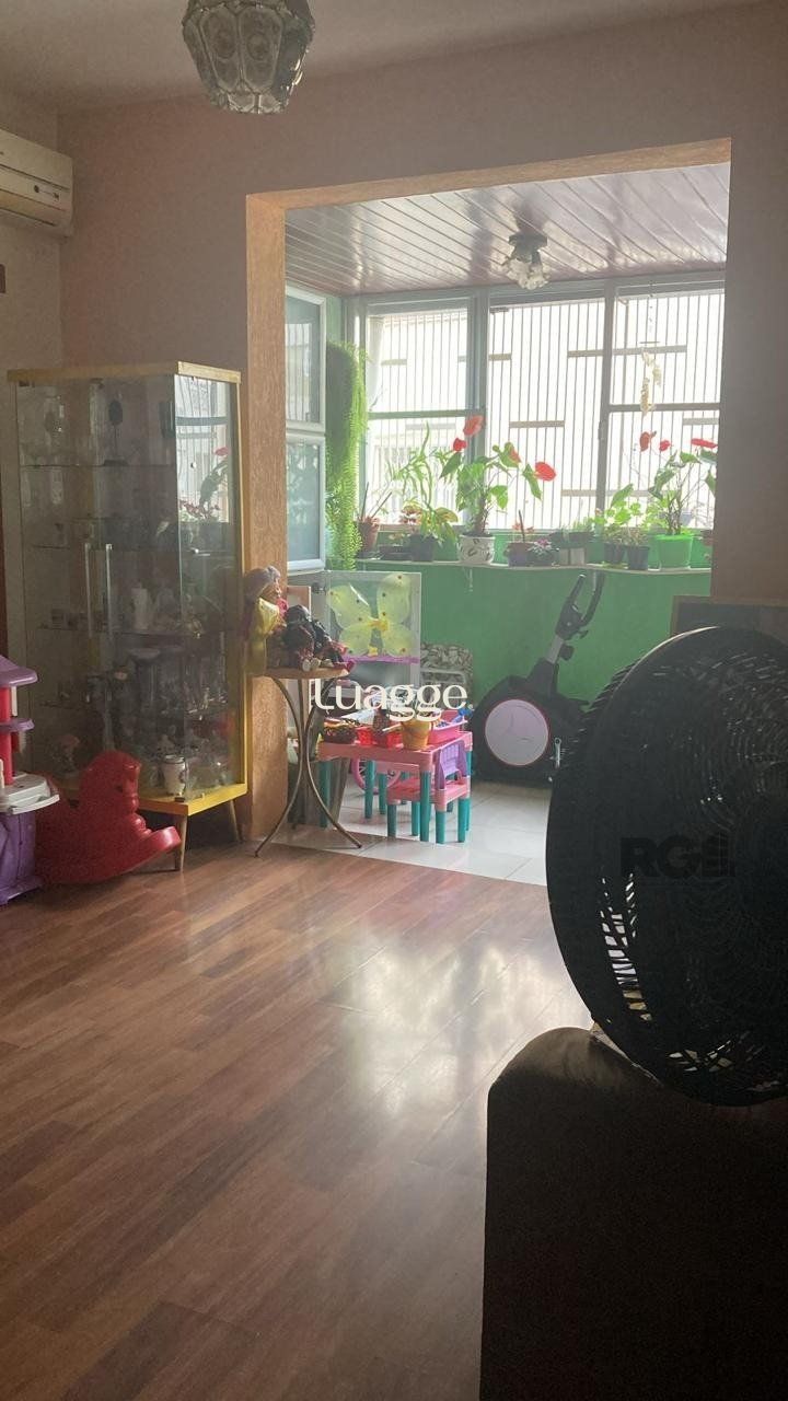 Apartamento à venda com 3 quartos, 76m² - Foto 1