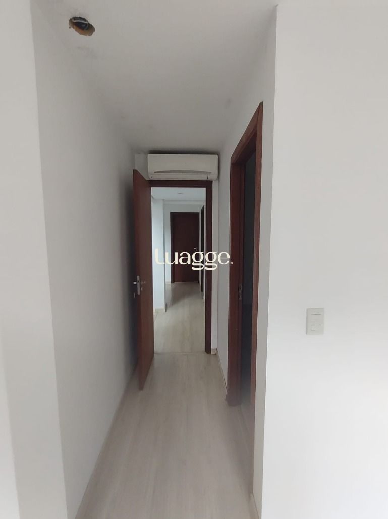 Casa à venda com 3 quartos, 224m² - Foto 7