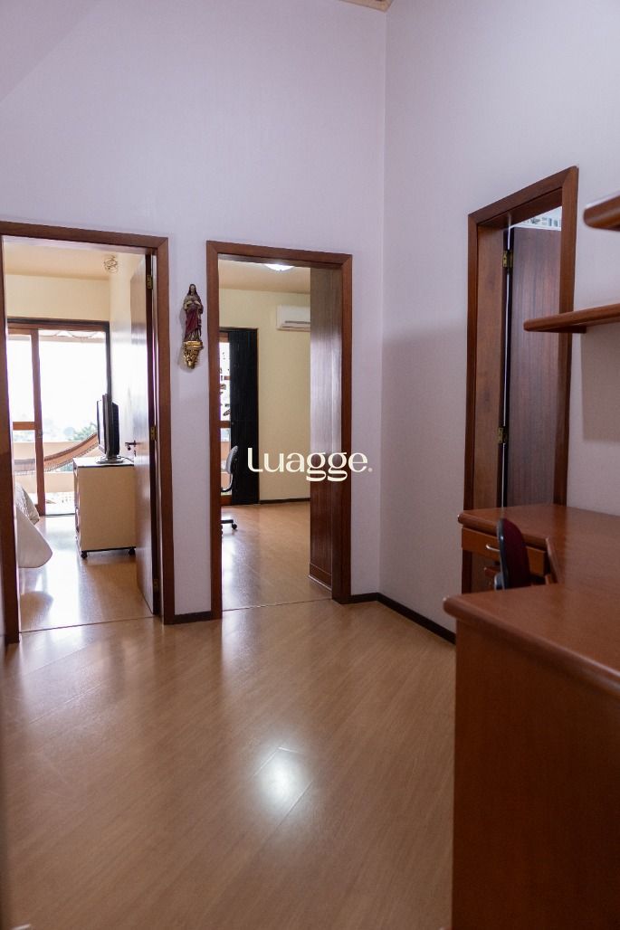 Casa, 3 quartos, 221 m² - Foto 40