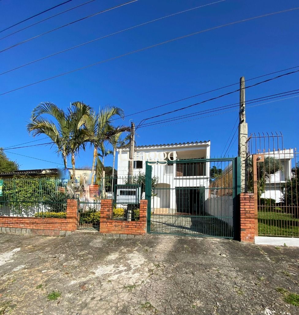 Casa, 4 quartos, 239 m² - Foto 1