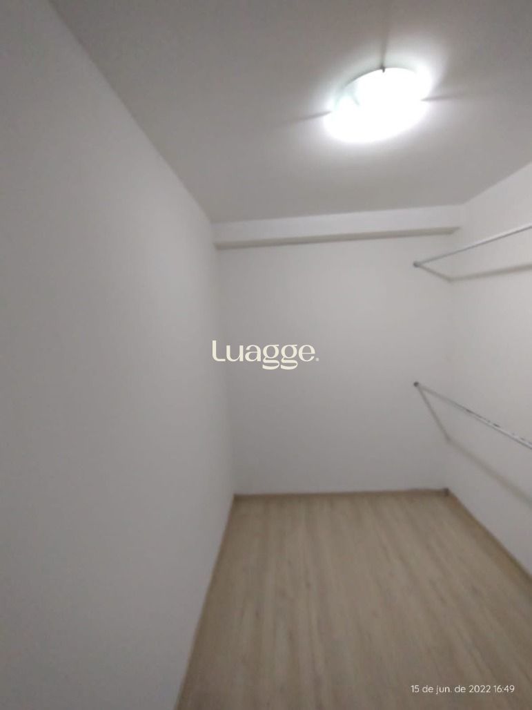 Casa à venda com 3 quartos, 224m² - Foto 26