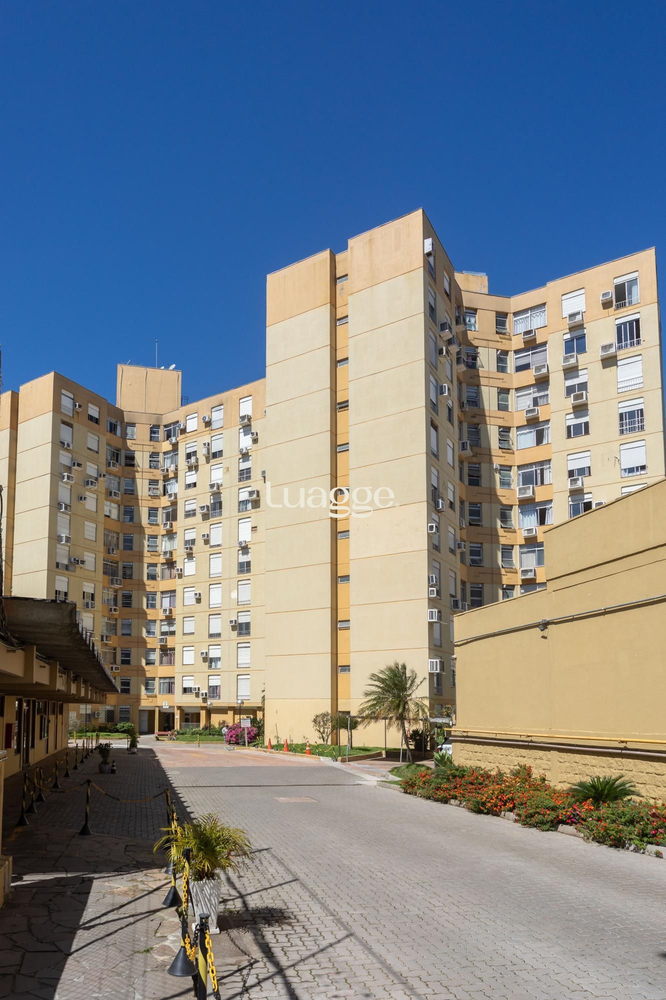 Apartamento à venda com 2 quartos, 65m² - Foto 1