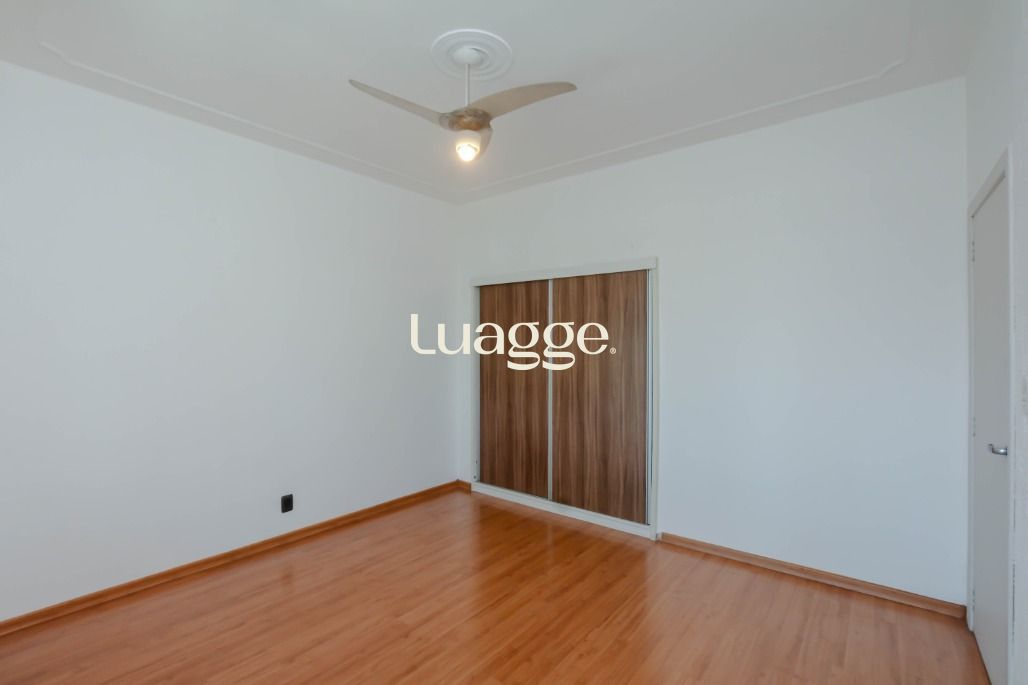 Apartamento à venda com 3 quartos, 140m² - Foto 32