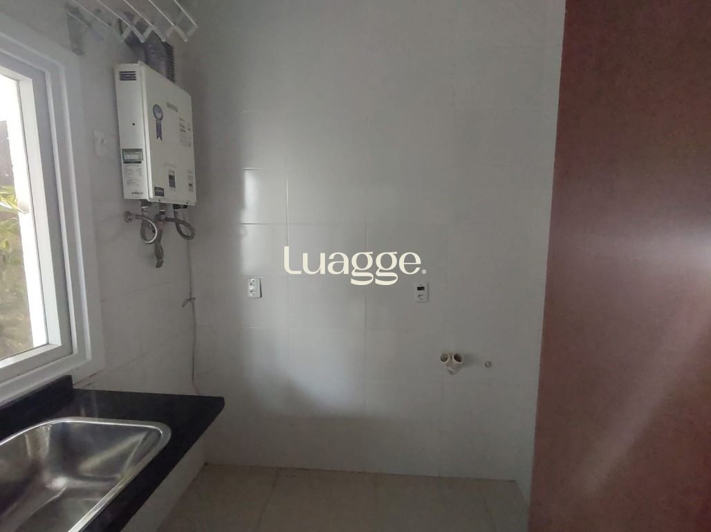 Casa à venda com 3 quartos, 224m² - Foto 15