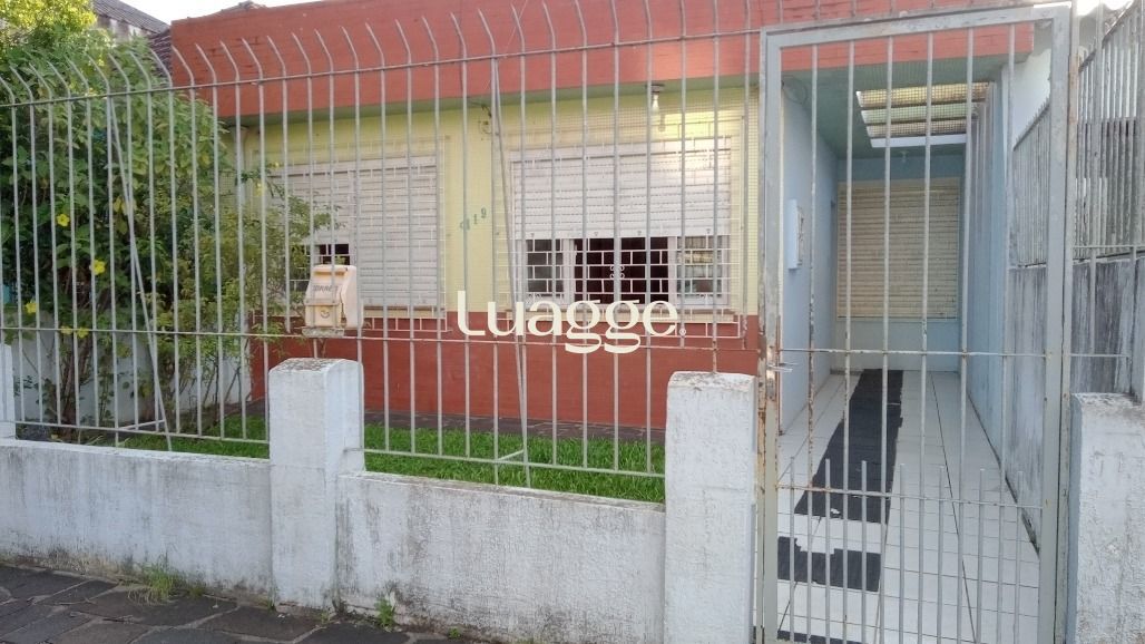 Casa à venda com 3 quartos, 180m² - Foto 1