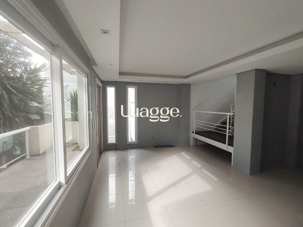 Casa à venda com 3 quartos, 224m² - Foto 4