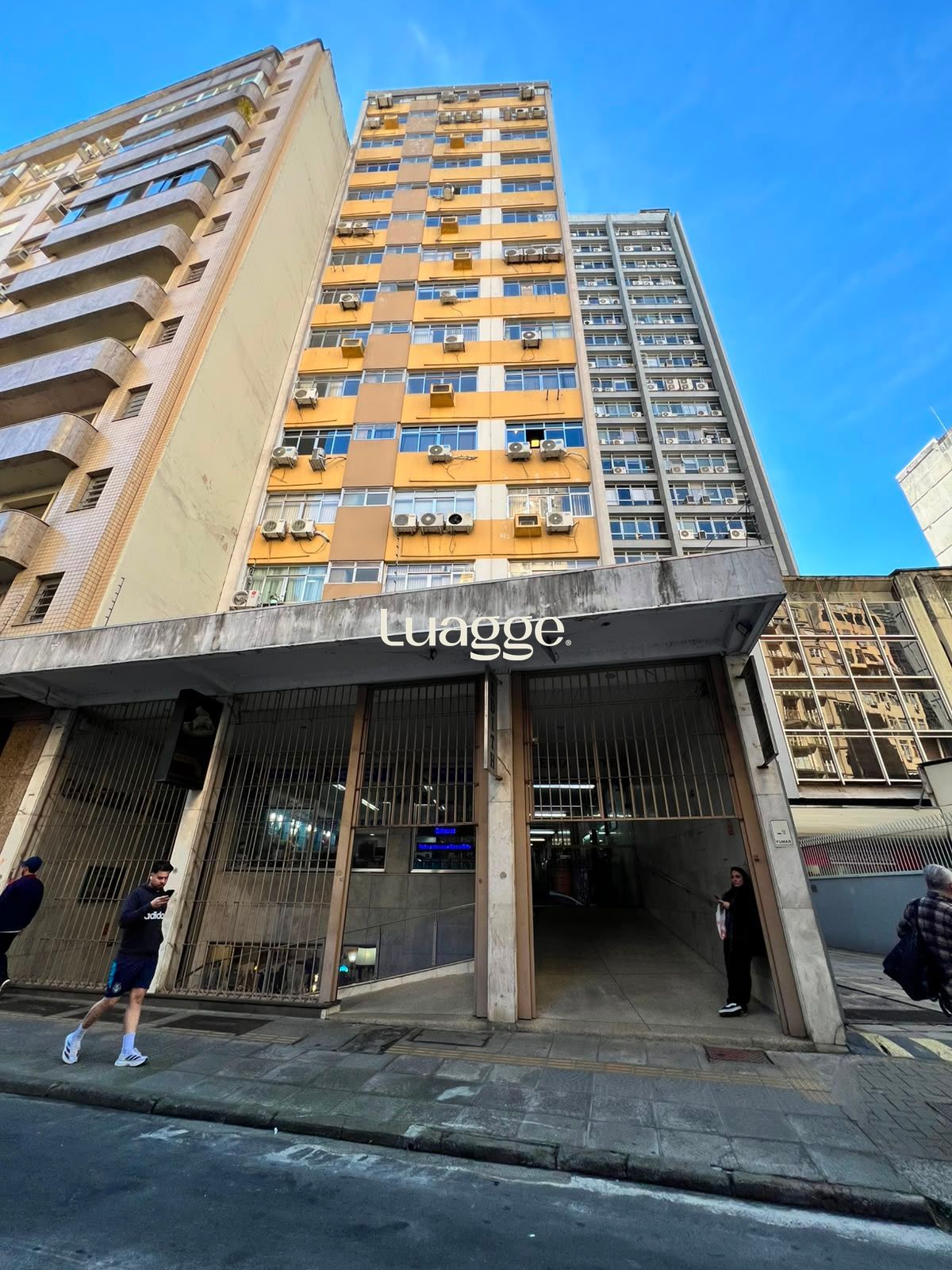 SALA COMERCIAL À VENDA NO CENTRO HISTÓRICO | JÁ LOCADA