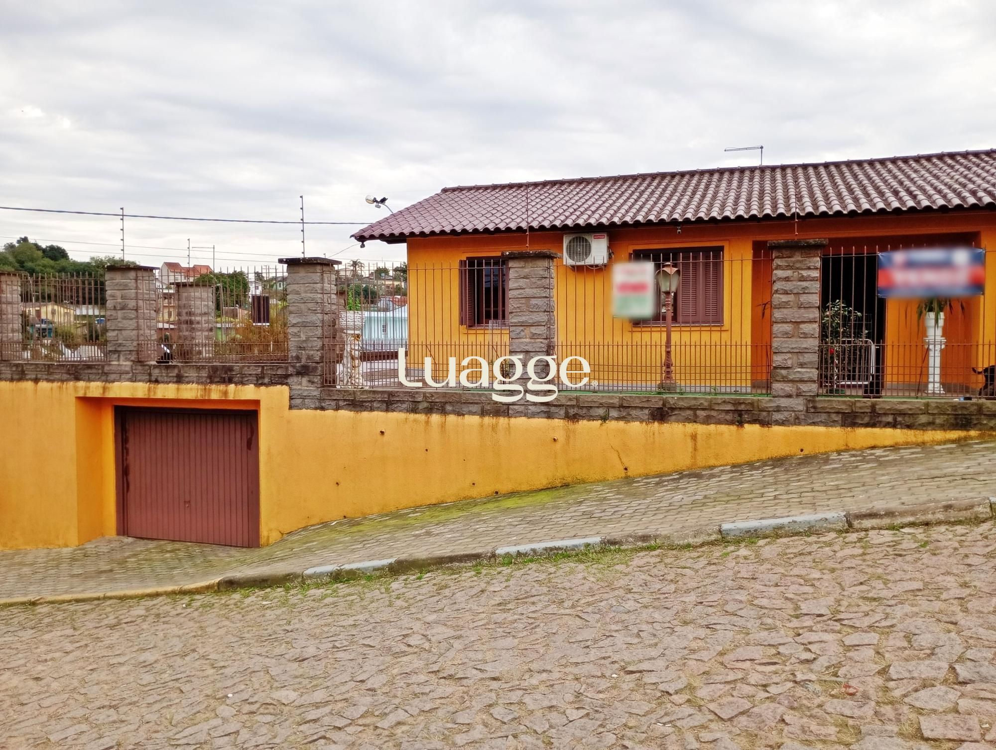Casa à venda com 3 quartos, 81m² - Foto 1