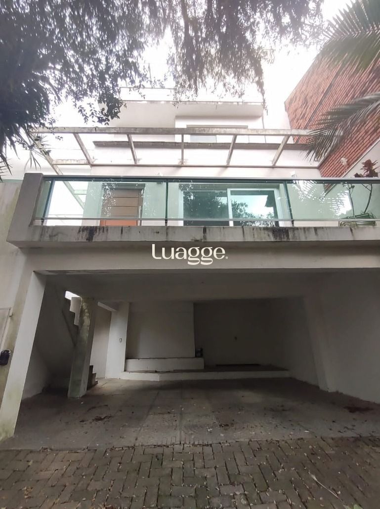 Casa à venda com 3 quartos, 224m² - Foto 17