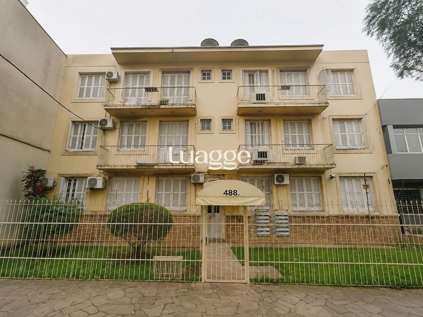 Apartamento 73m² com 3 dormitórios.