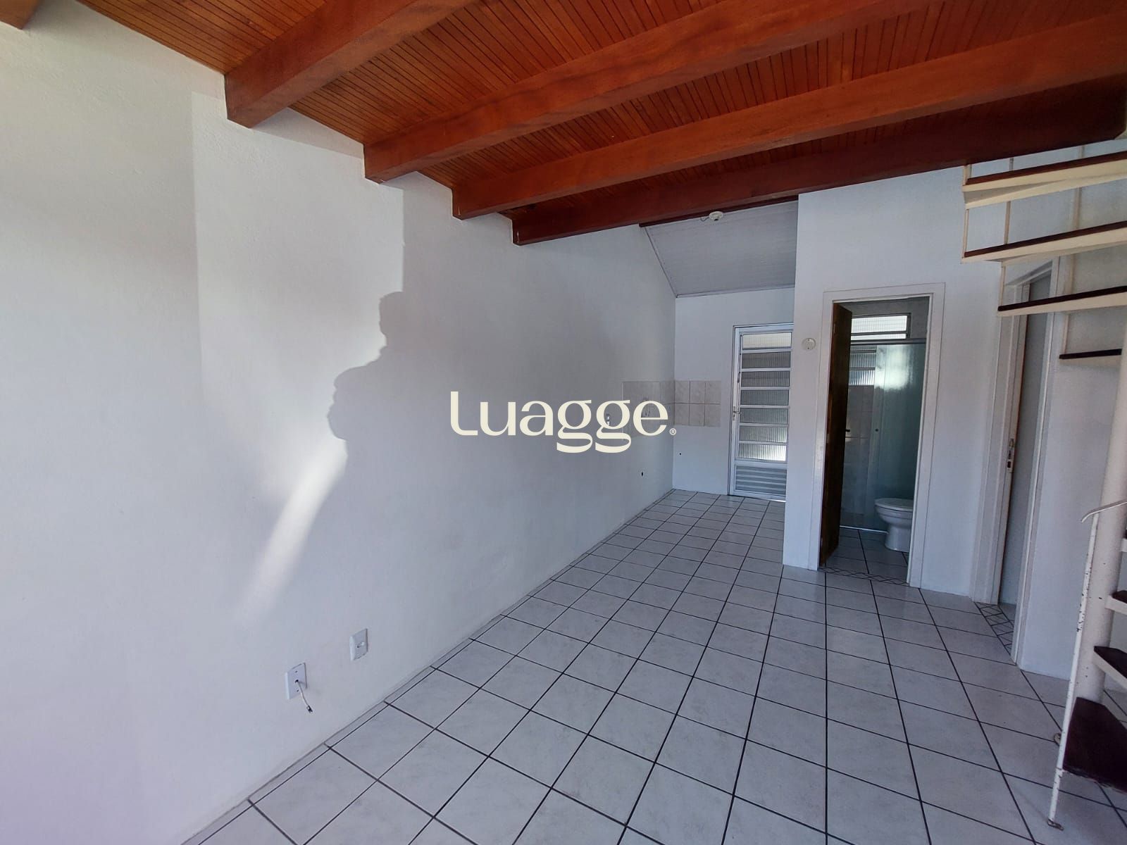 Casa à venda com 2 quartos, 60m² - Foto 3