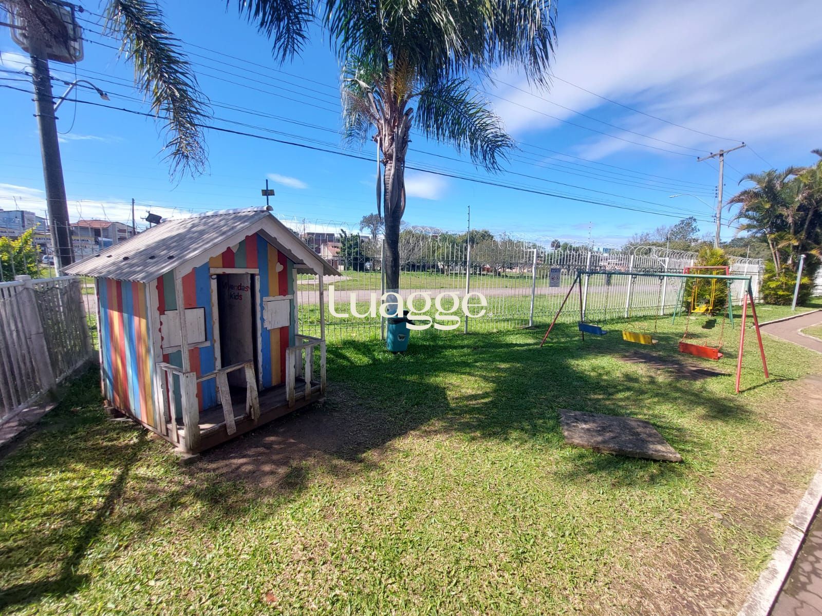 Casa à venda com 2 quartos, 60m² - Foto 14