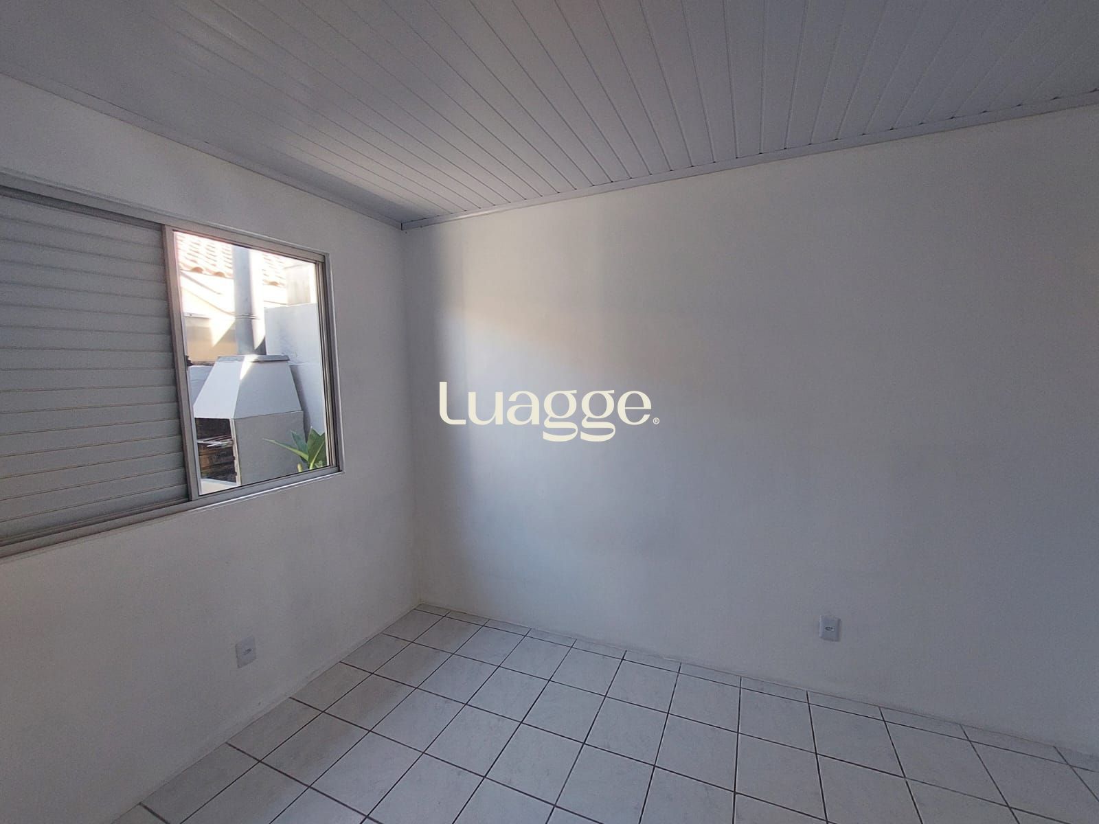 Casa à venda com 2 quartos, 60m² - Foto 7