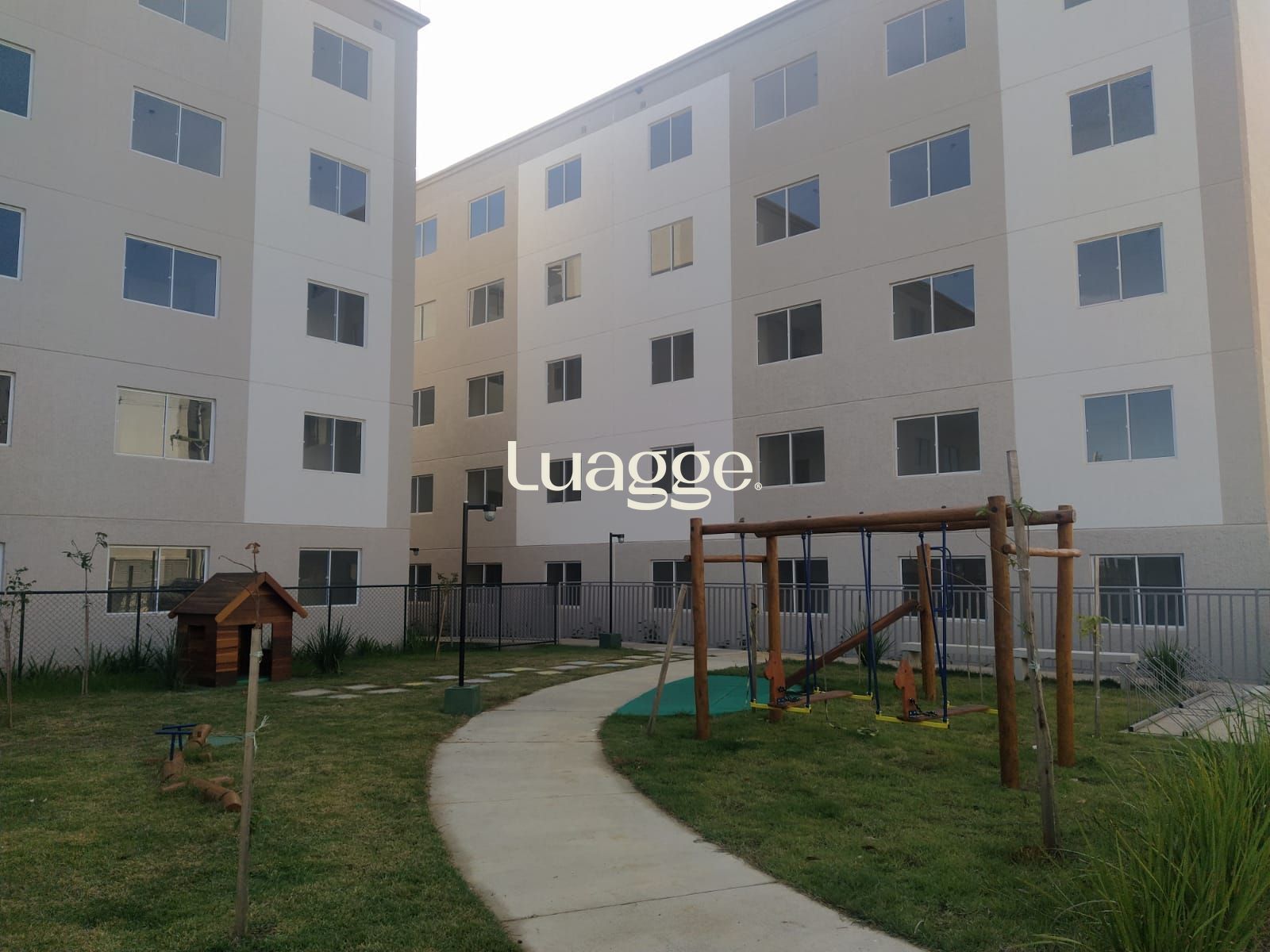 Apartamento à venda com 2 quartos, 42m² - Foto 2