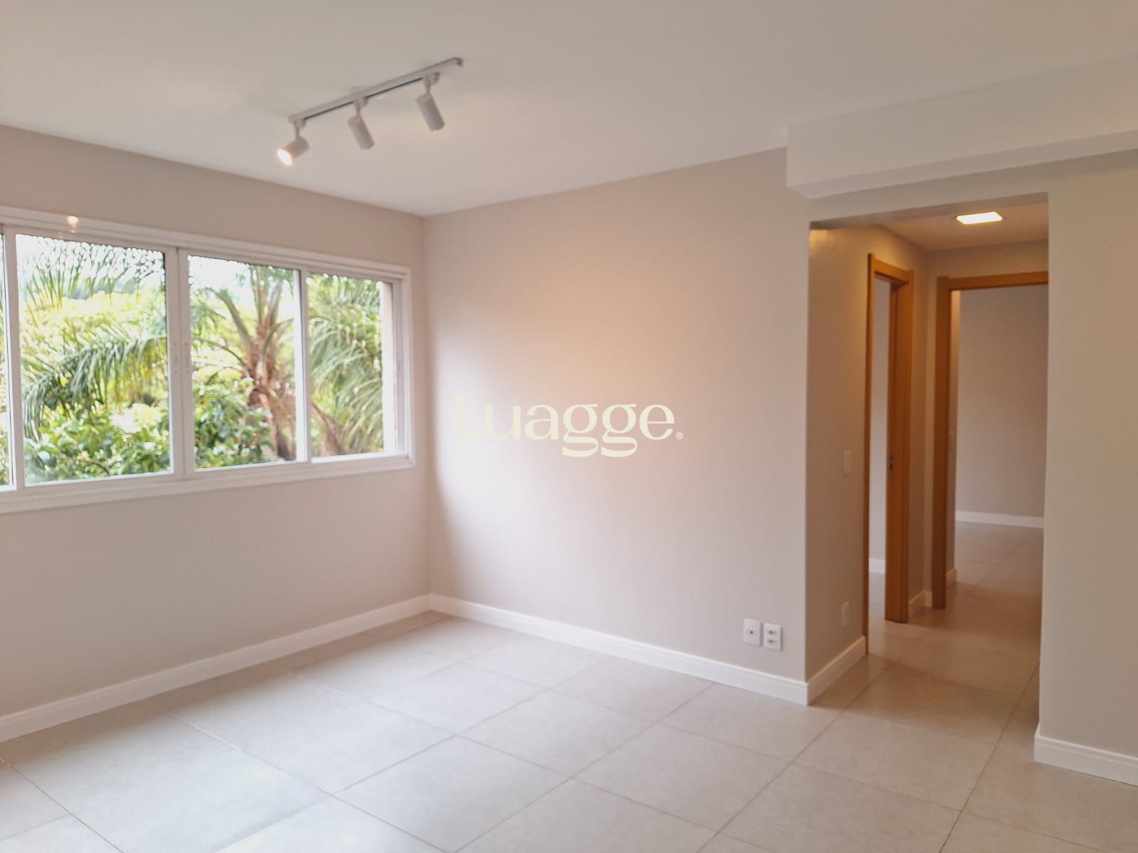 Apartamento à venda com 2 quartos, 60m² - Foto 2