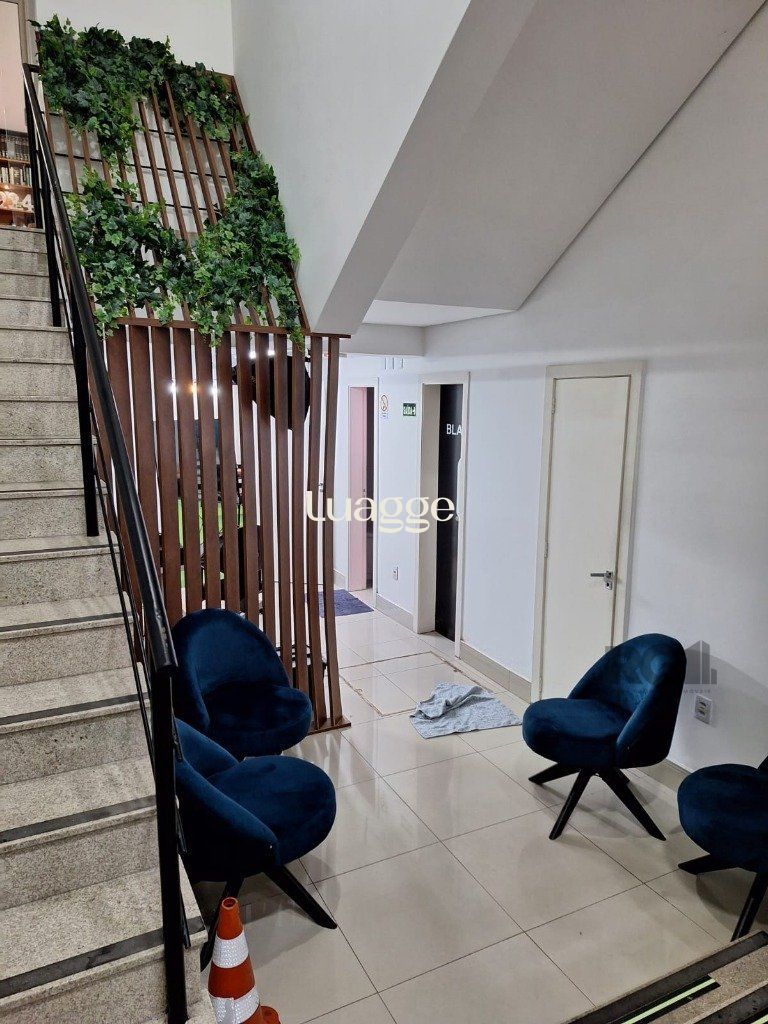 Casa à venda com 7 quartos, 327m² - Foto 8