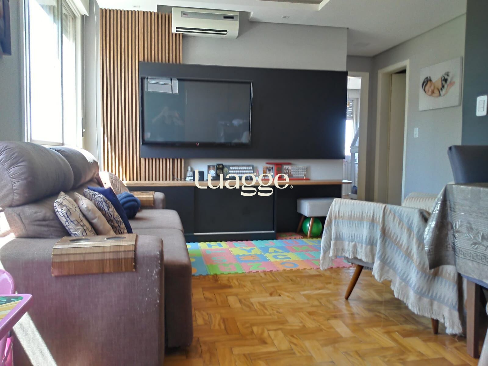 Apartamento à venda com 2 quartos, 75m² - Foto 2