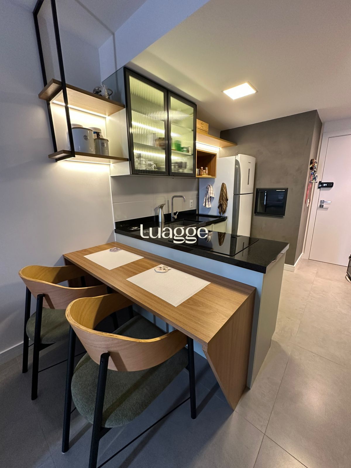 Apartamento à venda com 1 quarto, 45m² - Foto 2