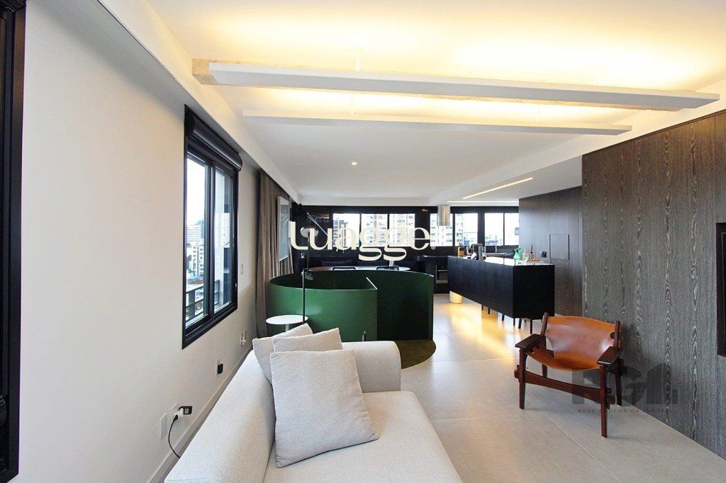 Apartamento à venda com 2 quartos, 131m² - Foto 1