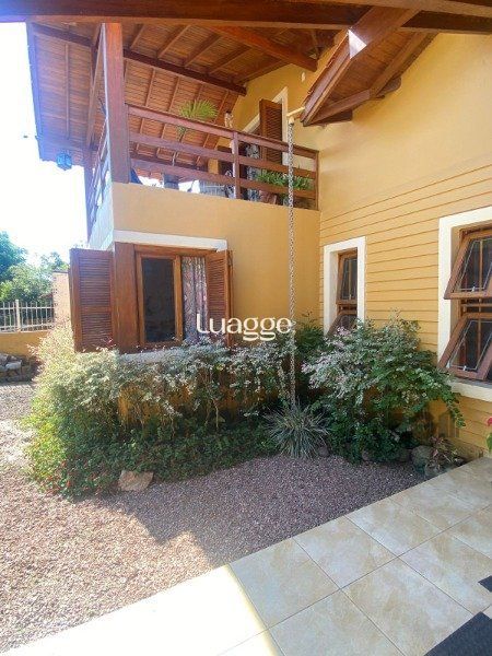 Casa à venda com 3 quartos, 260m² - Foto 2