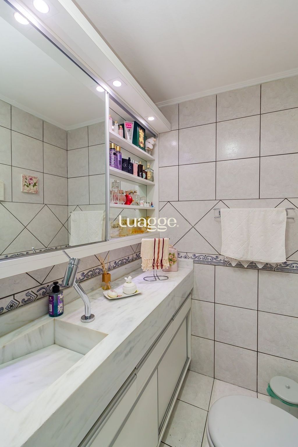 Apartamento à venda com 2 quartos, 75m² - Foto 8