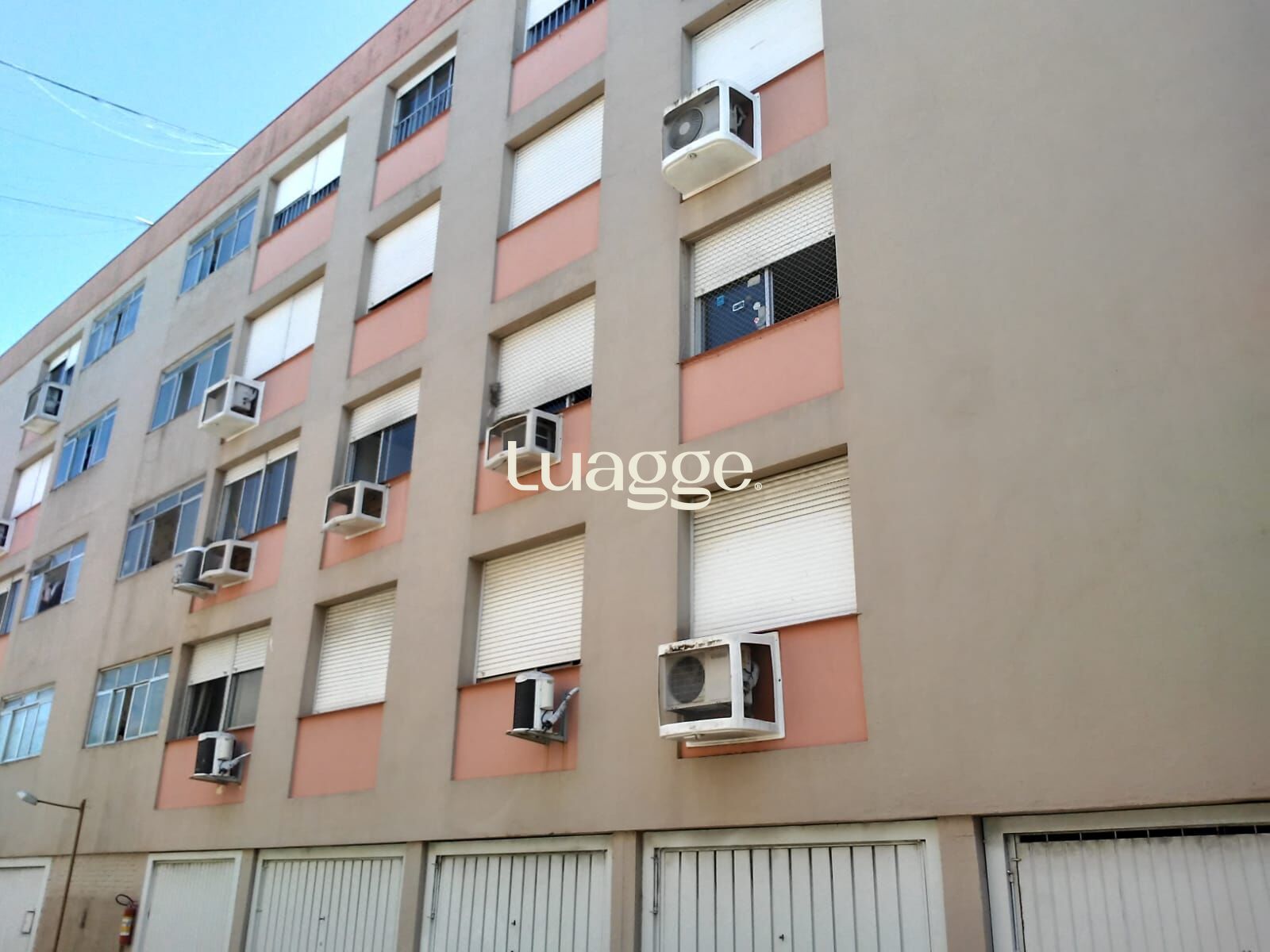 Apartamento à venda com 2 quartos, 75m² - Foto 1