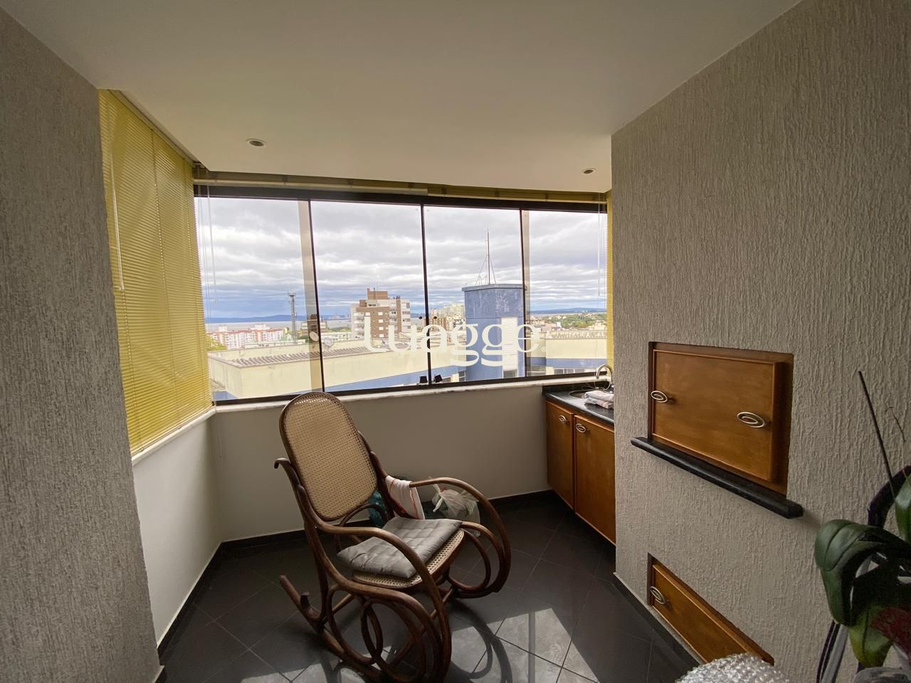 Apartamento à venda com 2 quartos, 64m² - Foto 2