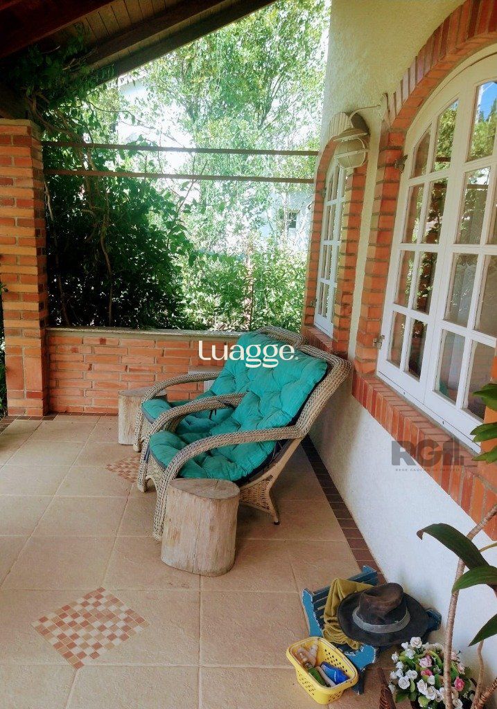 Casa de Condomínio à venda com 3 quartos, 272m² - Foto 2
