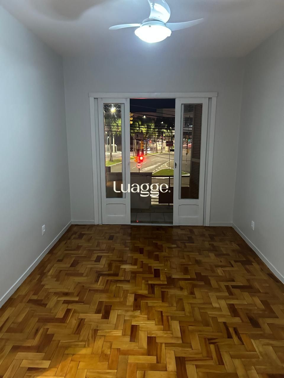 Apartamento à venda com 2 quartos, 64m² - Foto 3