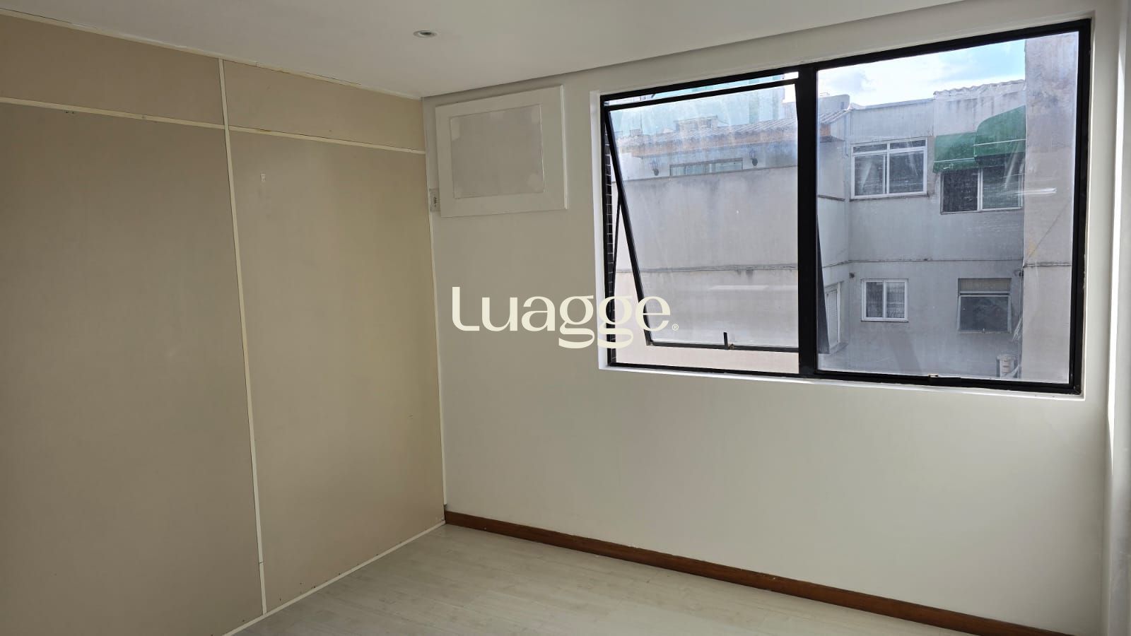 Conjunto Comercial-Sala à venda com 1 quarto, 29m² - Foto 1