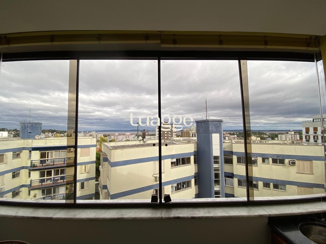 Apartamento à venda com 2 quartos, 64m² - Foto 1