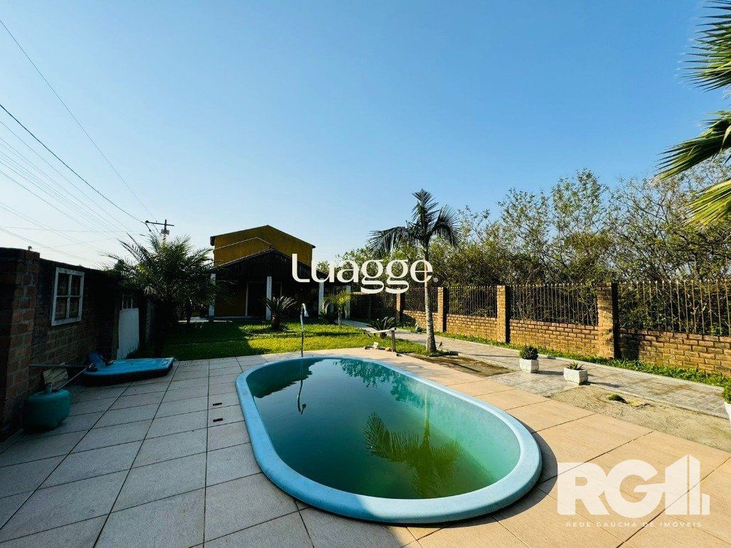 Casa à venda com 3 quartos, 135m² - Foto 1