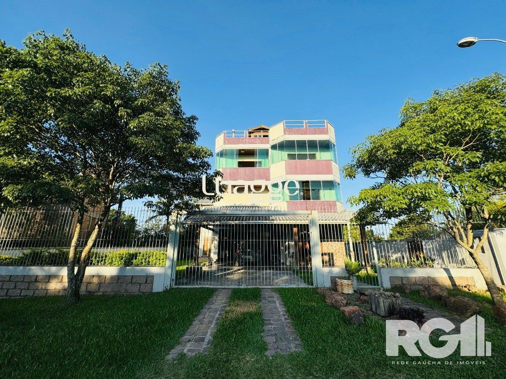 Casa à venda com 6 quartos, 102m² - Foto 1
