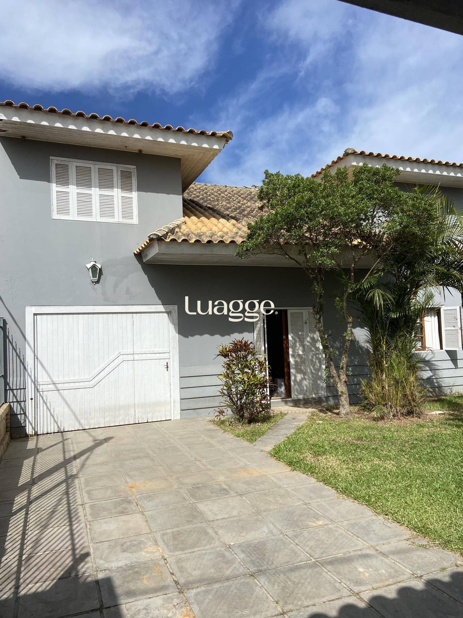 Casa à venda com 4 quartos, 2m² - Foto 2