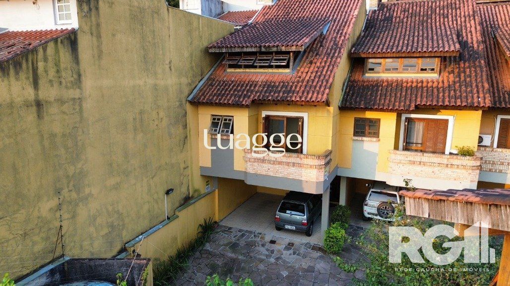 Casa de Condomínio à venda com 3 quartos, 160m² - Foto 1