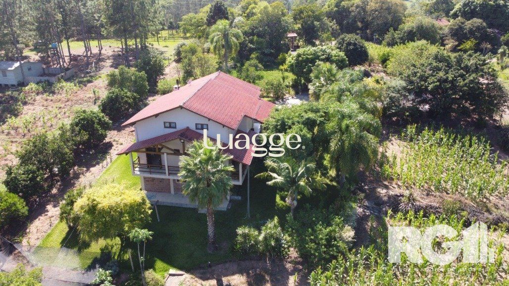 Sítio, 4 quartos, 301 m² - Foto 1