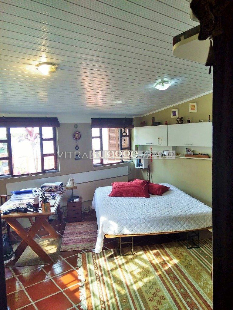 Casa à venda com 6 quartos, 212m² - Foto 19