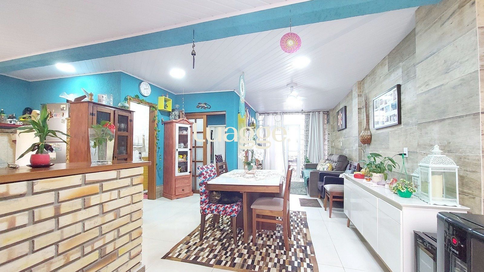 Casa à venda com 3 quartos, 185m² - Foto 1
