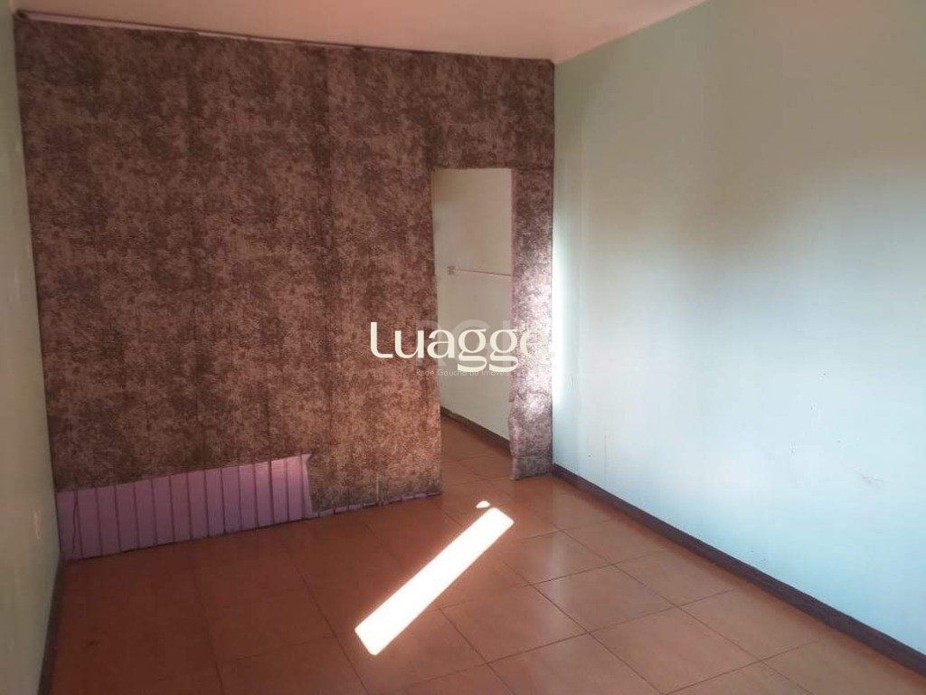 Casa à venda com 6 quartos, 200m² - Foto 13