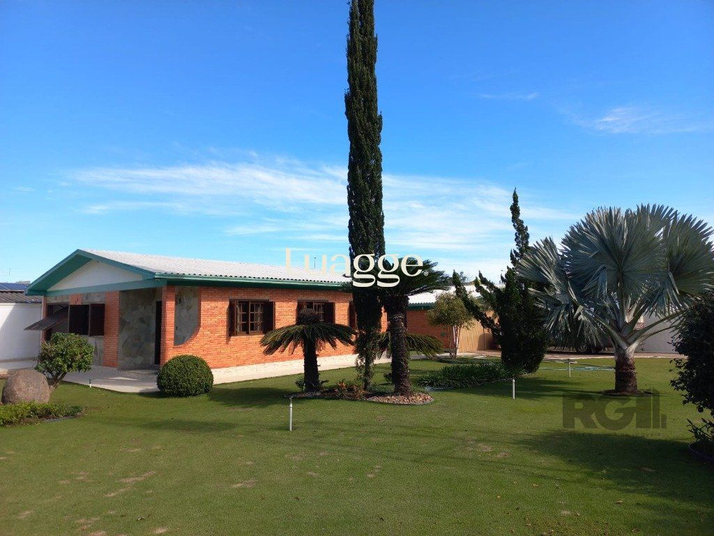 Casa à venda com 2 quartos, 160m² - Foto 1