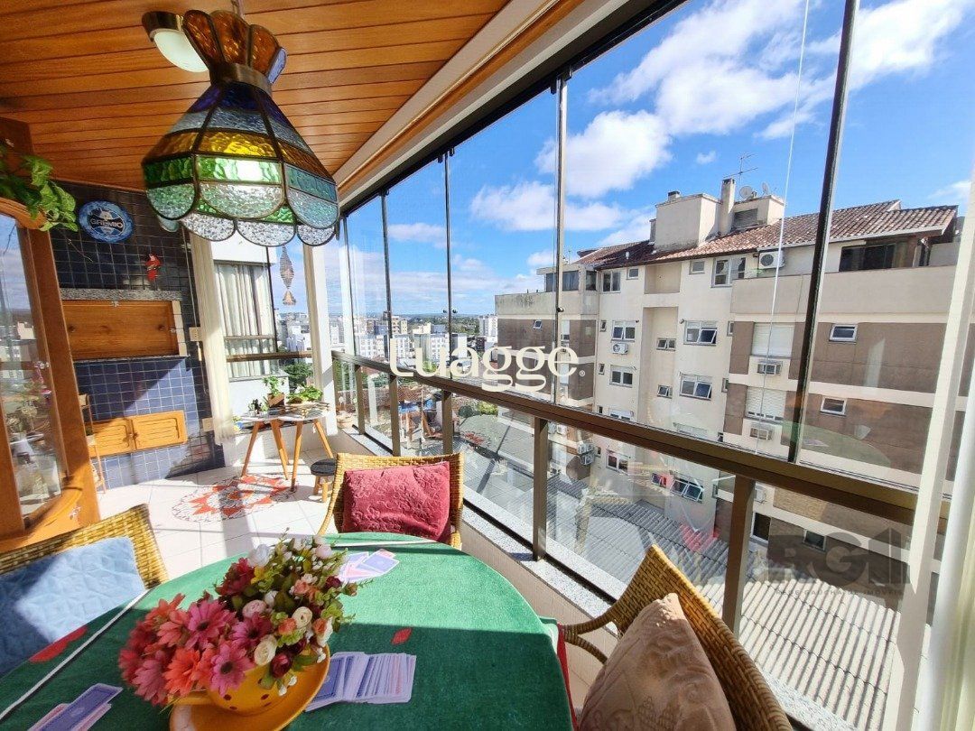 Apartamento à venda com 2 quartos, 90m² - Foto 1