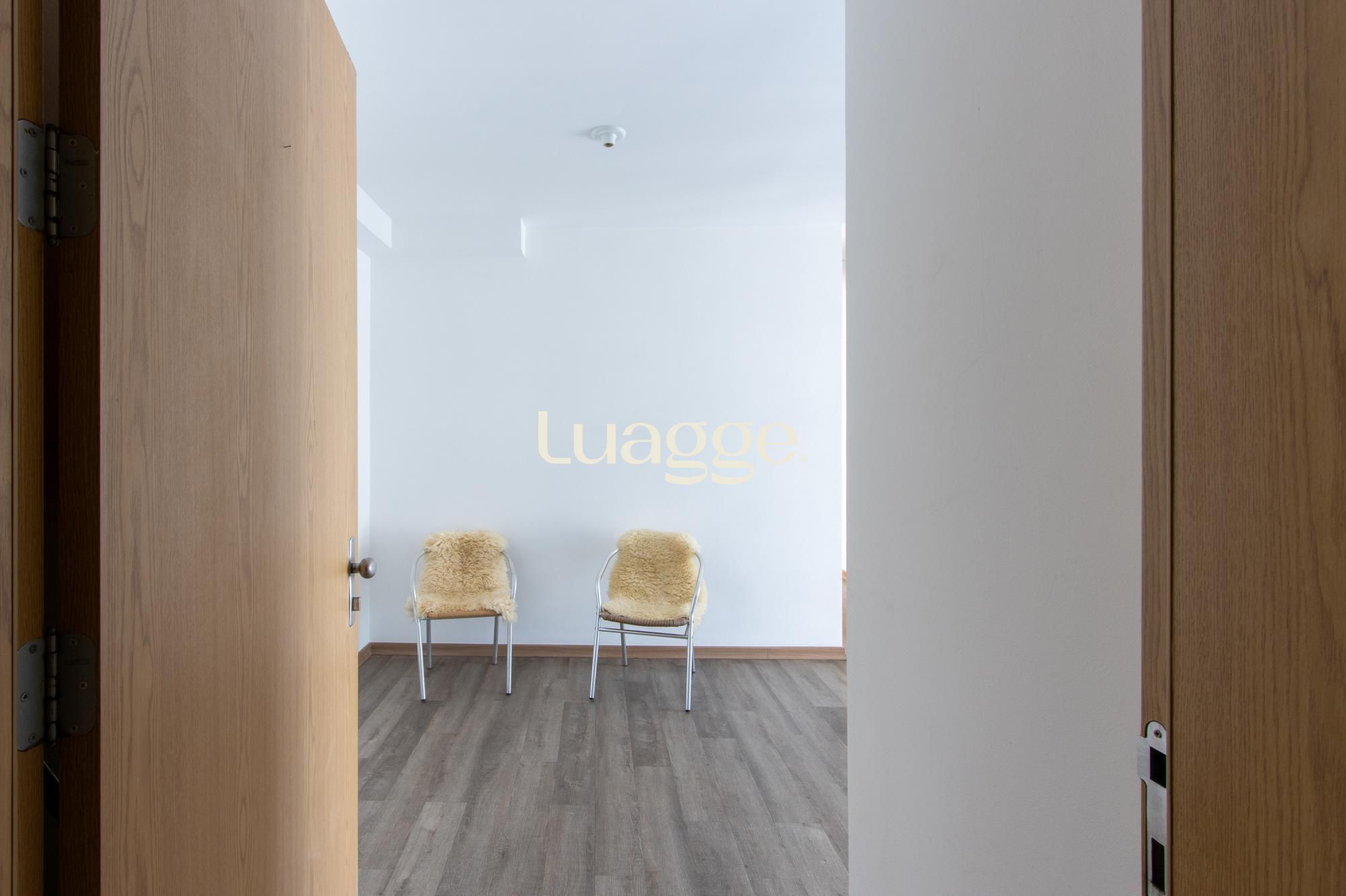 Apartamento à venda com 3 quartos, 70m² - Foto 2