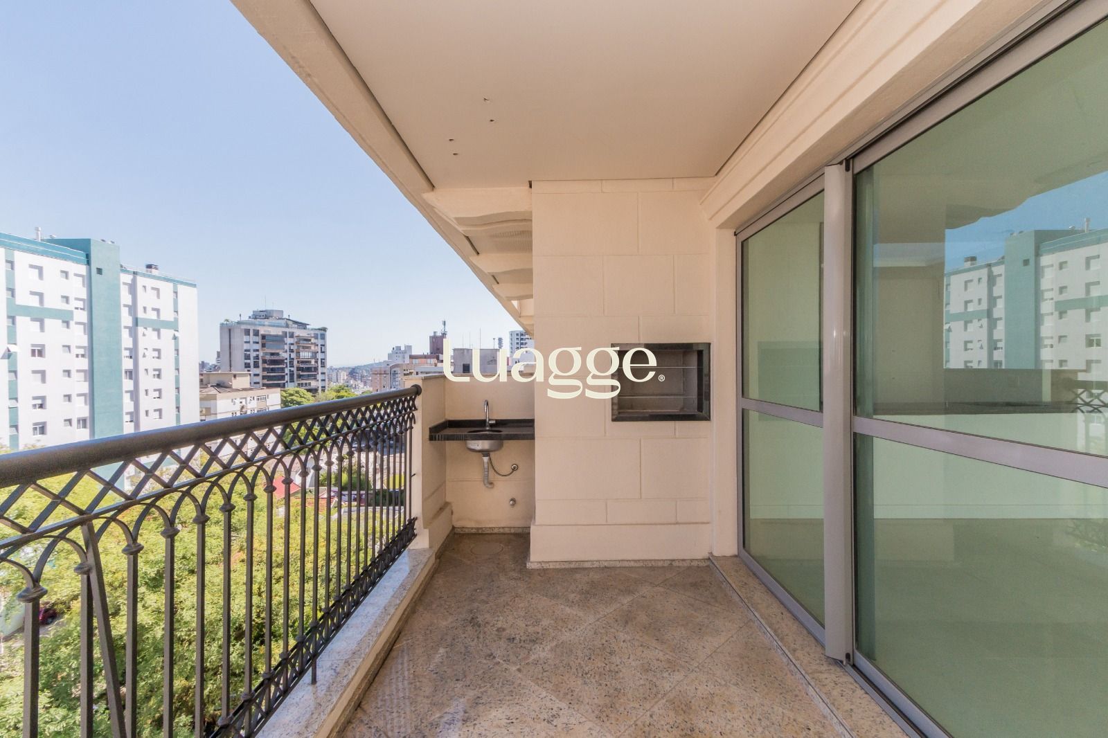 Apartamento, 3 suítes, para alugar, 240 m², Três Figueiras - Porto Alegre — foto 2