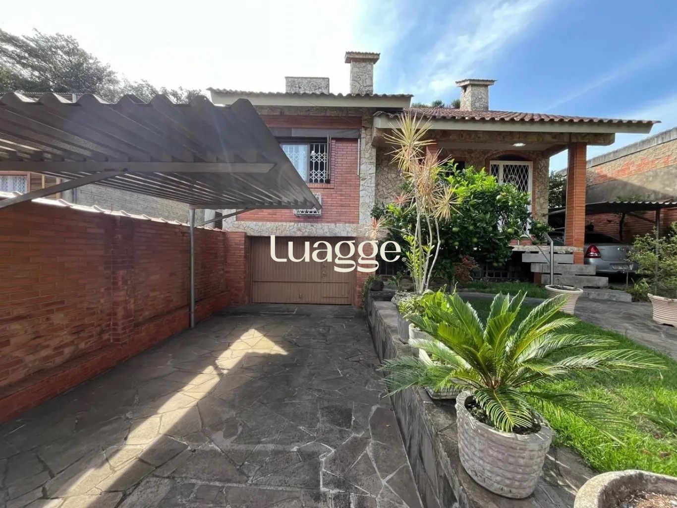 Casa à venda com 4 quartos, 319m² - Foto 2