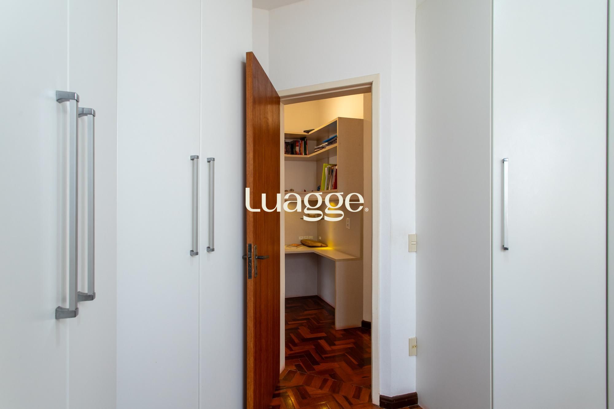 Casa à venda com 5 quartos, 184m² - Foto 30