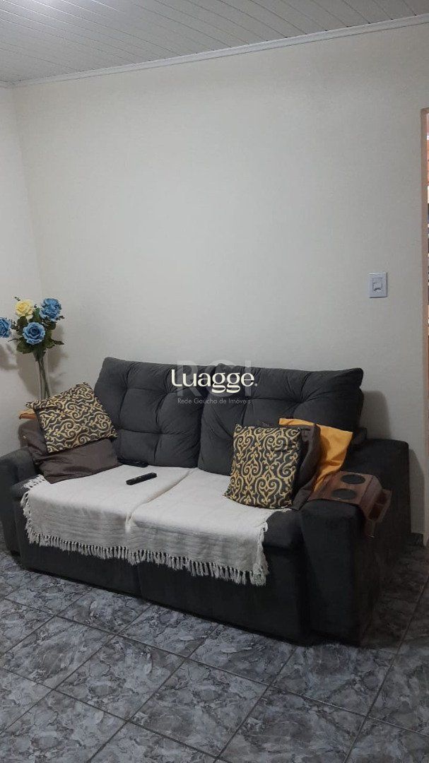 Casa à venda com 2 quartos, 79m² - Foto 2